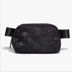 Lululemon Everywhere Belt Bag Fragment Camo Jacquard Blk